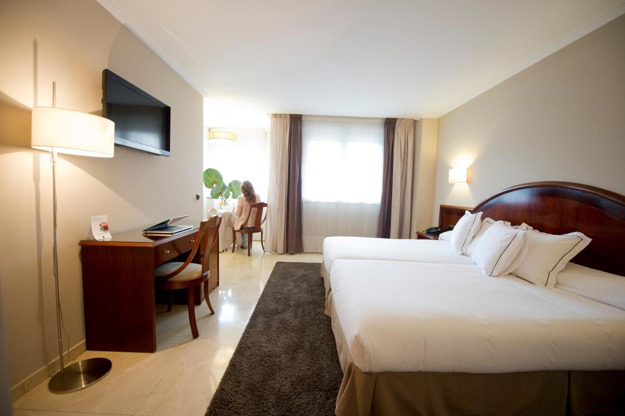 לנגראו Hotel San Pedro מראה חיצוני תמונה