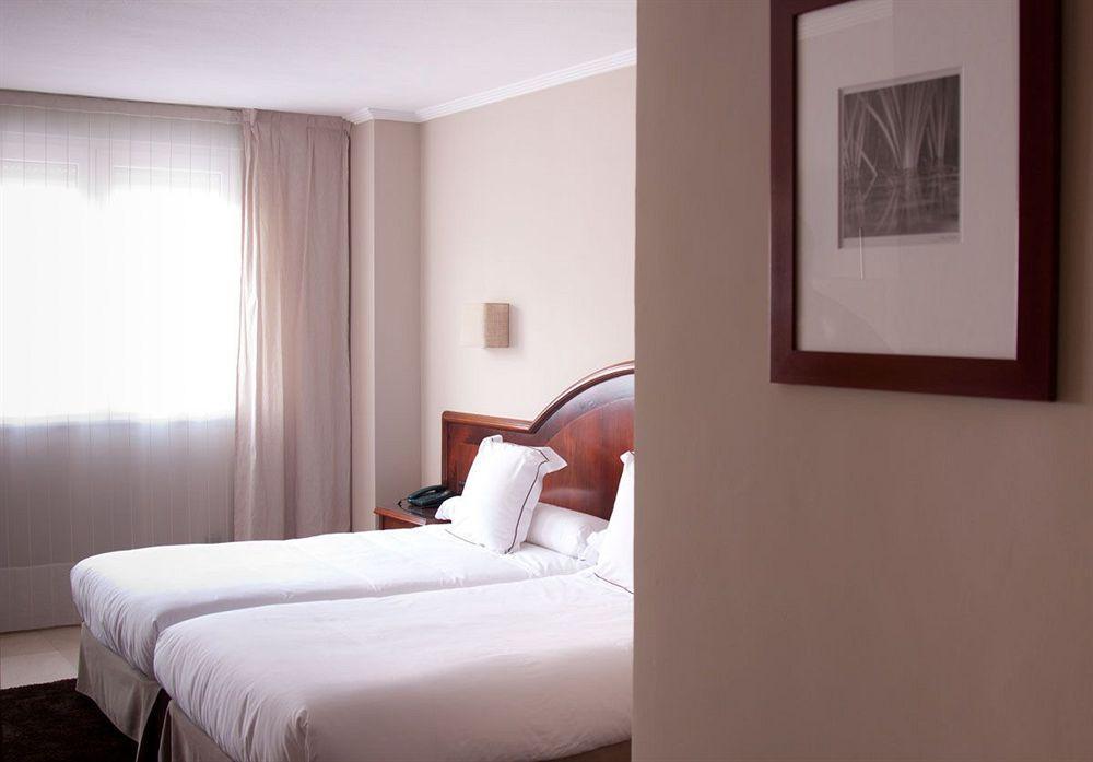 לנגראו Hotel San Pedro מראה חיצוני תמונה