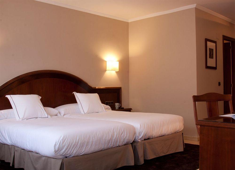 לנגראו Hotel San Pedro מראה חיצוני תמונה